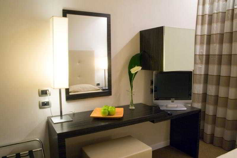 Class Hotel Pisa Pontedera Room photo